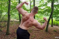 Hottie-muscle-boy-Maskurbate-Zahn-strokes-uncut-cock-outdoors-3-porno-gay-pics