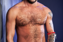 Sean-Harding-muscle-butt-barebacked-hairy-hunk-Wade-Wolfgar-hung-dick-Raging-Stallion-007-gay-porno-photo